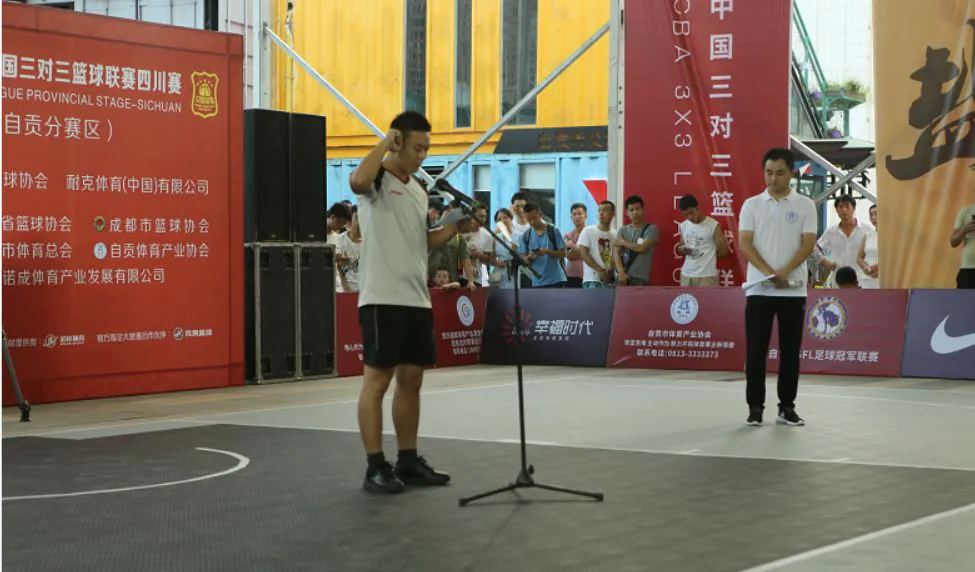专业队篮球训练的费用是多少_0